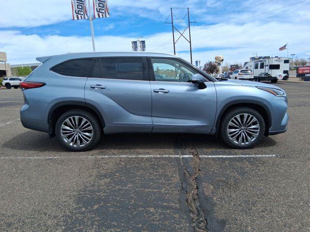 used 2021 Toyota Highlander car, priced at $36,874