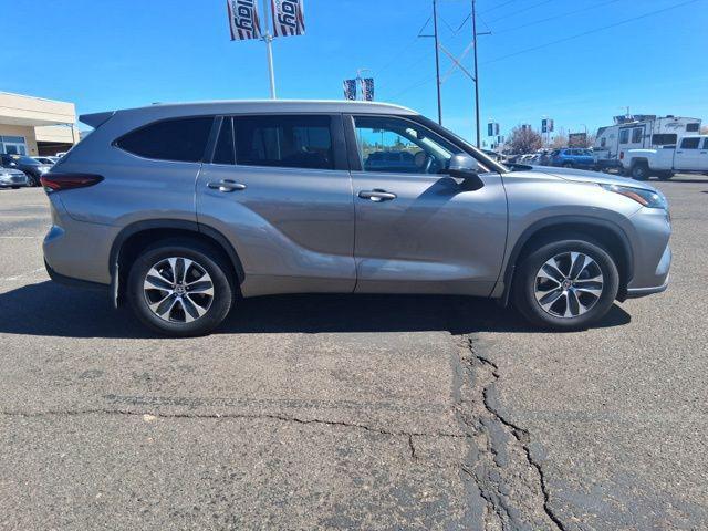 used 2025 Toyota Highlander car, priced at $44,874