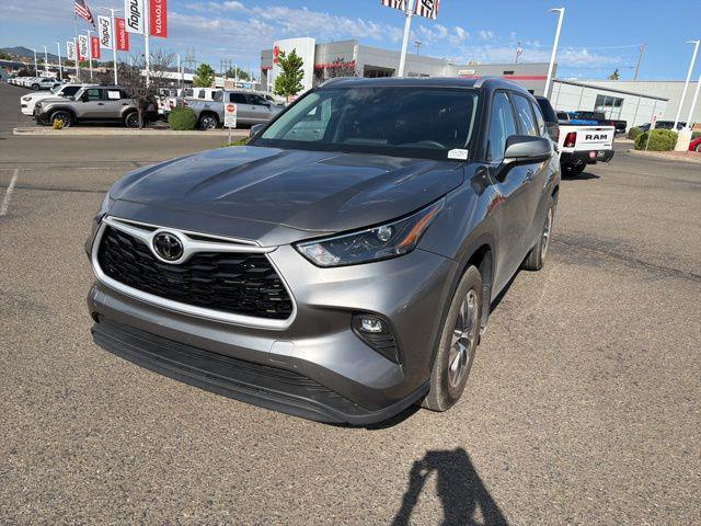 used 2025 Toyota Highlander car, priced at $43,874