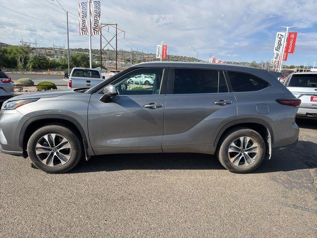 used 2025 Toyota Highlander car, priced at $43,874