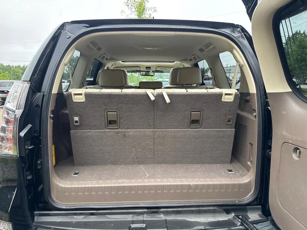 Lexus GX view 23
