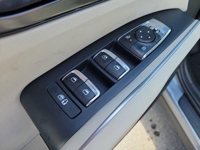 used 2025 Kia Sorento car, priced at $30,849