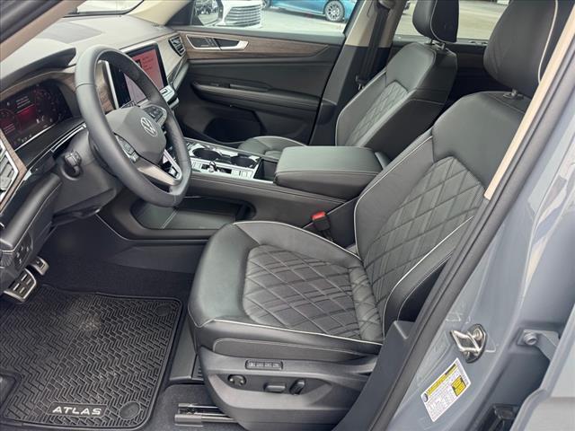 used 2025 Volkswagen Atlas car, priced at $42,998