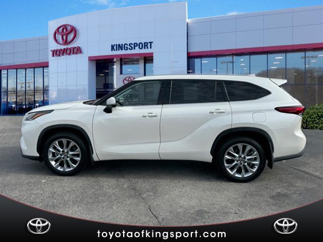 used 2020 Toyota Highlander car, priced at $31,998