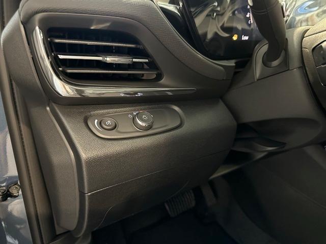 new 2025 Buick Envista car, priced at $27,665