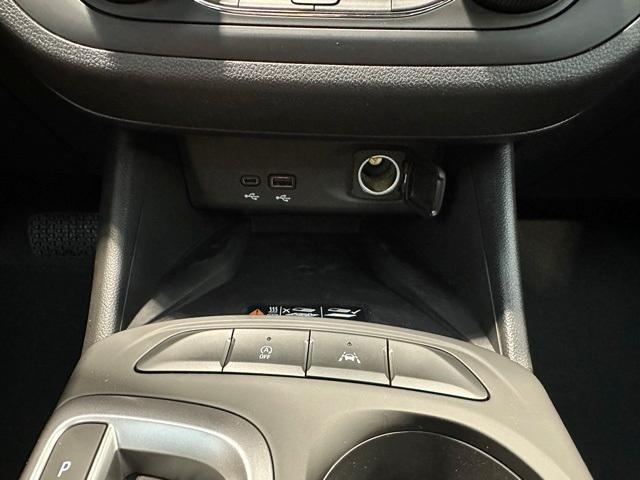 new 2025 Buick Envista car, priced at $27,665