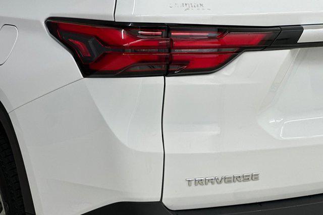 used 2022 Chevrolet Traverse car, priced at $20,998