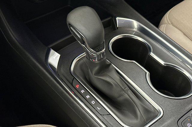 used 2022 Chevrolet Traverse car, priced at $20,998