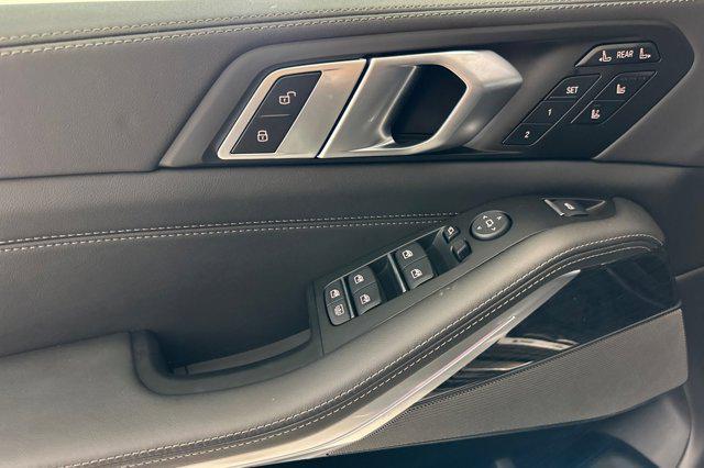 new 2026 BMW X7 car, priced at $122,600