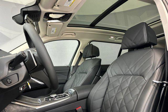 new 2026 BMW X7 car, priced at $90,040