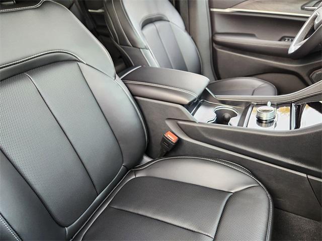 new 2025 Jeep Grand Cherokee car, priced at $47,182