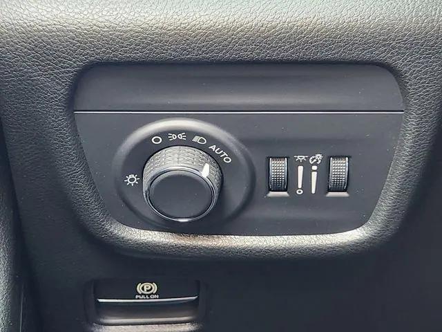 new 2025 Jeep Grand Cherokee car, priced at $42,941