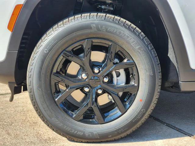 new 2025 Jeep Grand Cherokee car, priced at $42,941