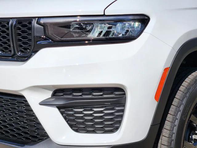 new 2025 Jeep Grand Cherokee car, priced at $42,941
