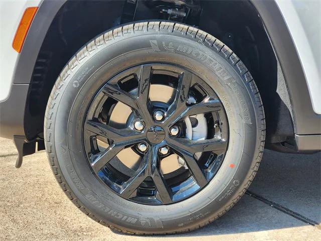 new 2025 Jeep Grand Cherokee car, priced at $42,941