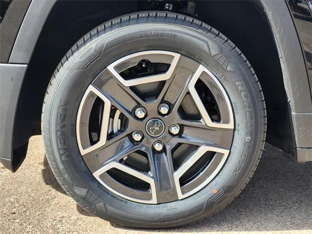 new 2026 Jeep Cherokee car, priced at $43,085