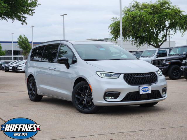 new 2026 Chrysler Pacifica car, priced at $50,385