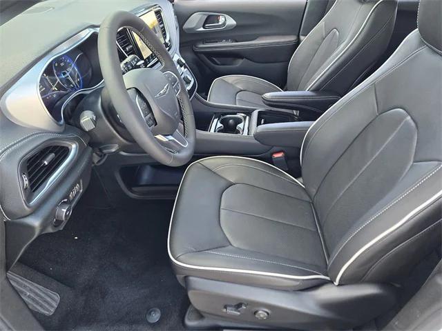 new 2026 Chrysler Pacifica car, priced at $51,095