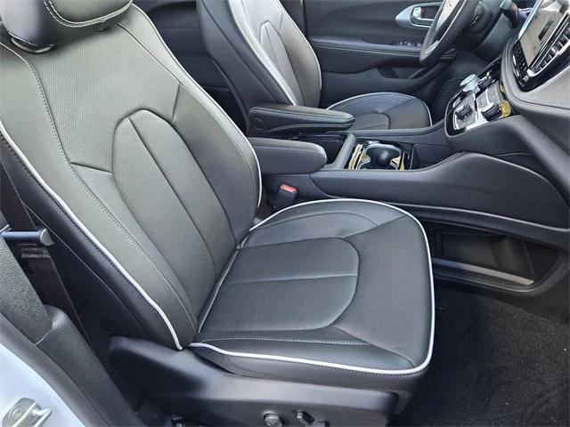 new 2026 Chrysler Pacifica car, priced at $51,095