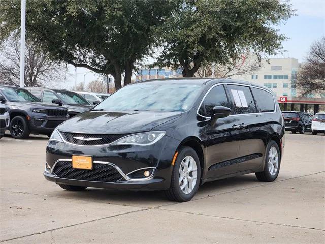 used 2018 Chrysler Pacifica car, priced at $12,997