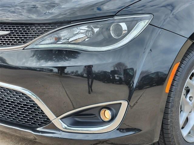 used 2018 Chrysler Pacifica car, priced at $12,997