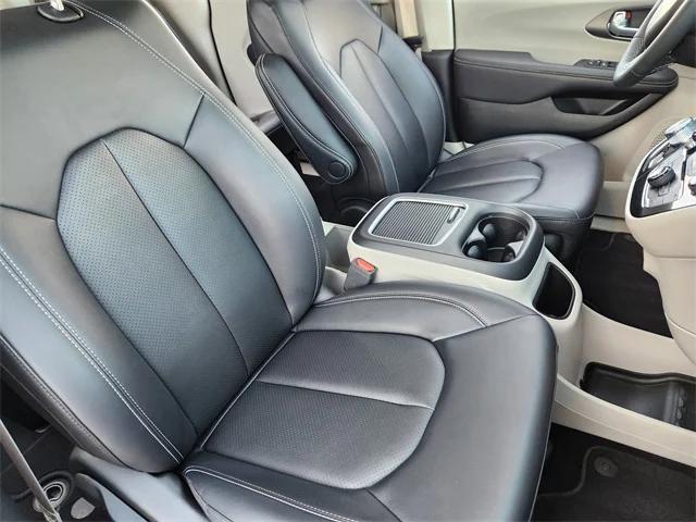 used 2024 Chrysler Pacifica car, priced at $29,649