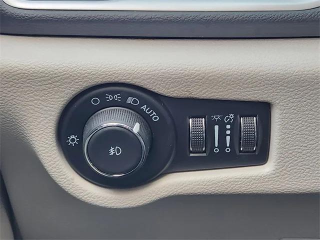 used 2024 Chrysler Pacifica car, priced at $29,649