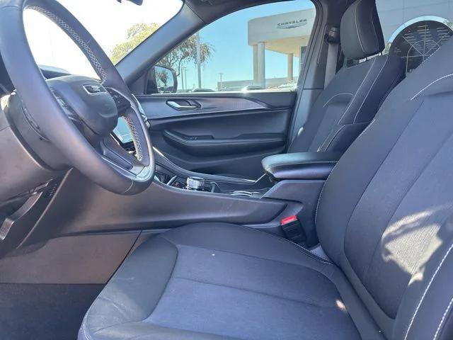 used 2025 Jeep Grand Cherokee car, priced at $30,499