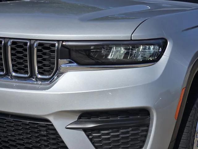 new 2025 Jeep Grand Cherokee car, priced at $32,155
