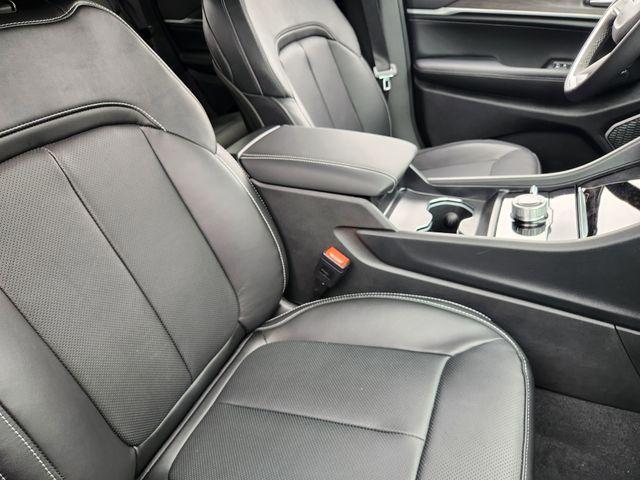 new 2026 Jeep Grand Cherokee car, priced at $49,357