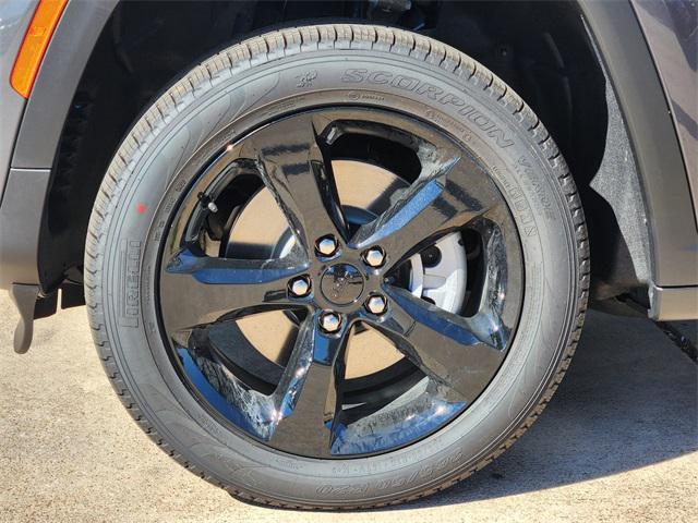 new 2025 Jeep Grand Cherokee L car, priced at $47,667