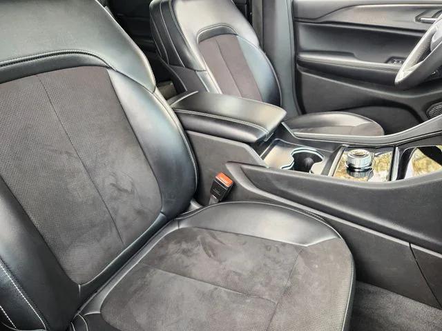 used 2024 Jeep Grand Cherokee L car, priced at $29,169