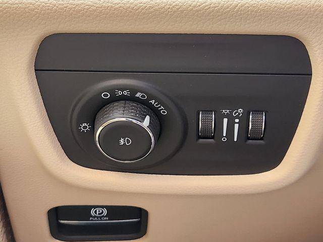 new 2026 Jeep Grand Cherokee car, priced at $44,179