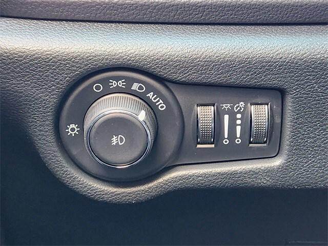 new 2026 Chrysler Pacifica car, priced at $51,095