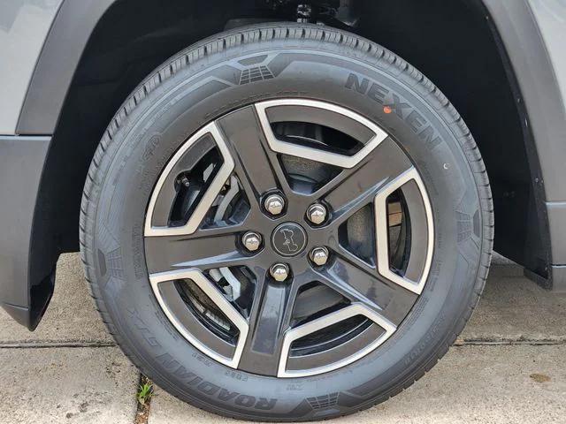 new 2026 Jeep Cherokee car, priced at $39,031