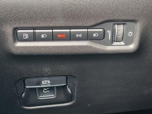 new 2026 Jeep Cherokee car, priced at $38,998