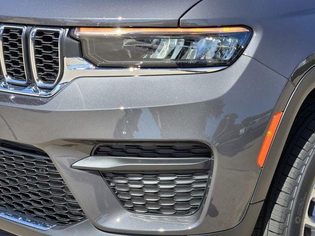 new 2026 Jeep Grand Cherokee car, priced at $42,047