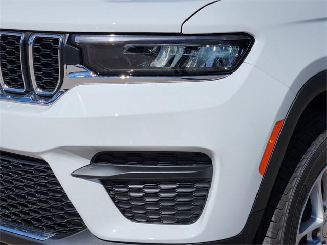 new 2026 Jeep Grand Cherokee car, priced at $41,990