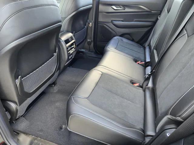 new 2025 Jeep Grand Cherokee car, priced at $37,039