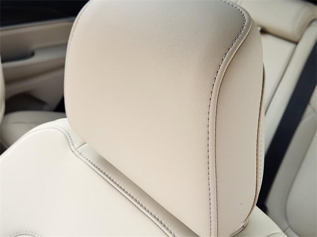 new 2025 Jeep Grand Cherokee car, priced at $44,337