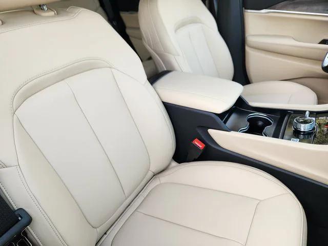 new 2025 Jeep Grand Cherokee car, priced at $42,337