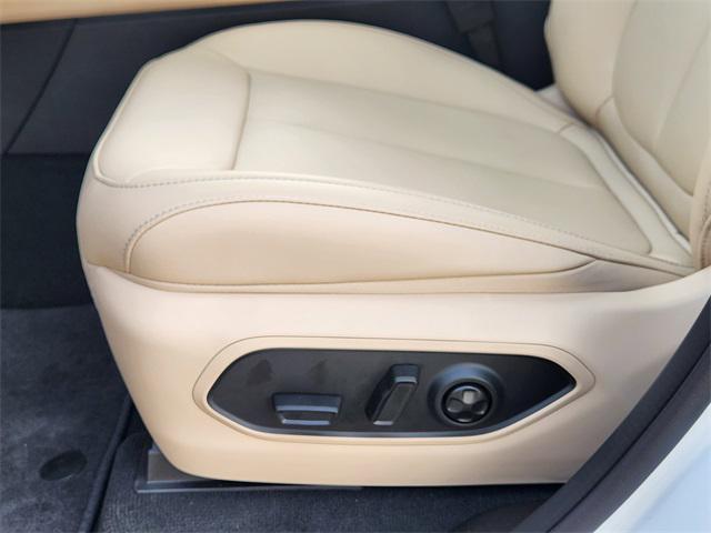 new 2025 Jeep Grand Cherokee car, priced at $44,337