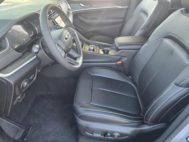 new 2025 Jeep Grand Cherokee car, priced at $49,313