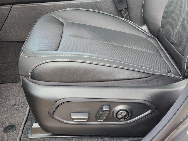 new 2026 Jeep Grand Cherokee car, priced at $46,744