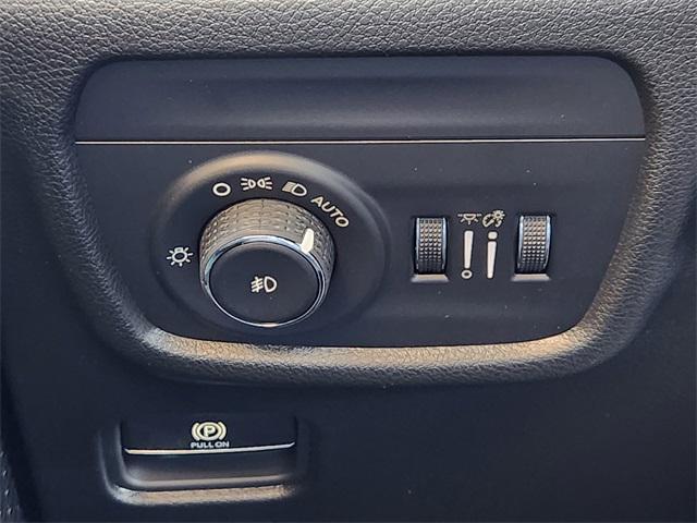 new 2025 Jeep Grand Cherokee car, priced at $44,216