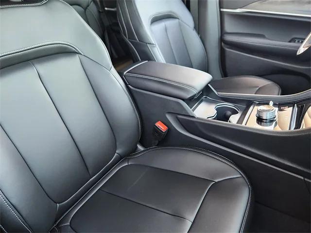 new 2025 Jeep Grand Cherokee car, priced at $49,313