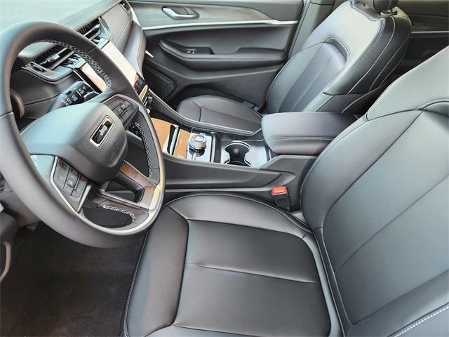 new 2025 Jeep Grand Cherokee car, priced at $44,216