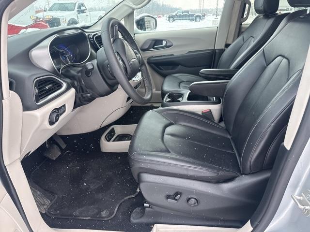 used 2024 Chrysler Pacifica car, priced at $26,995