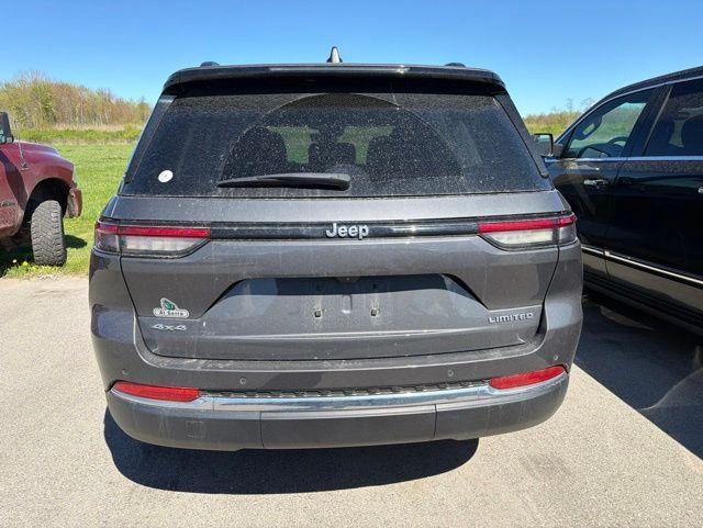 used 2022 Jeep Grand Cherokee car, priced at $28,654