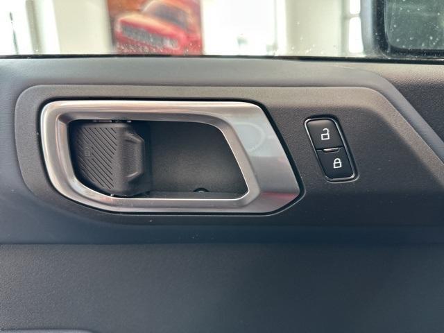 new 2025 Ford Bronco car, priced at $55,512